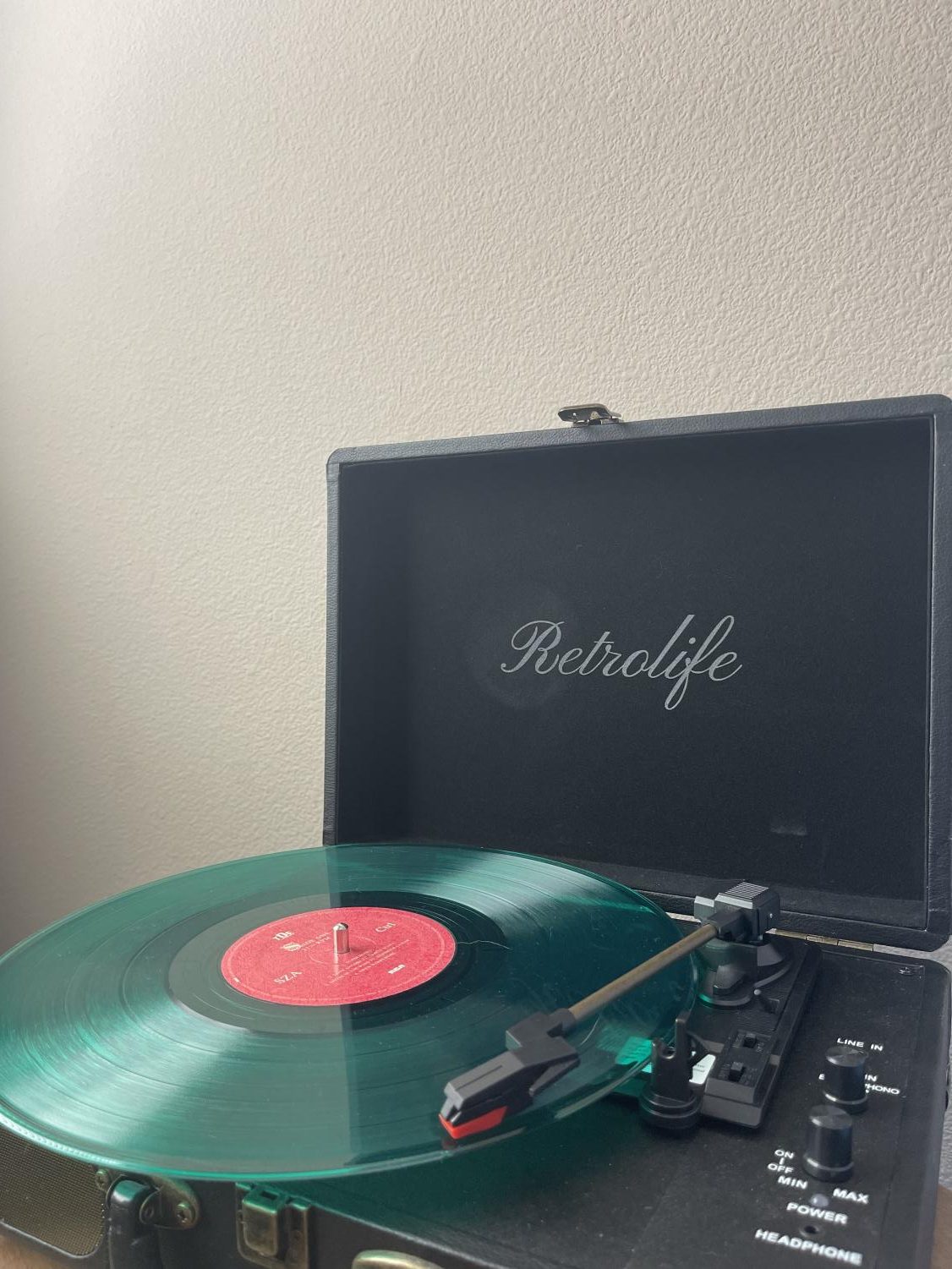 Digital Vs. Vinyl: What’s Better? – The Rampage Online