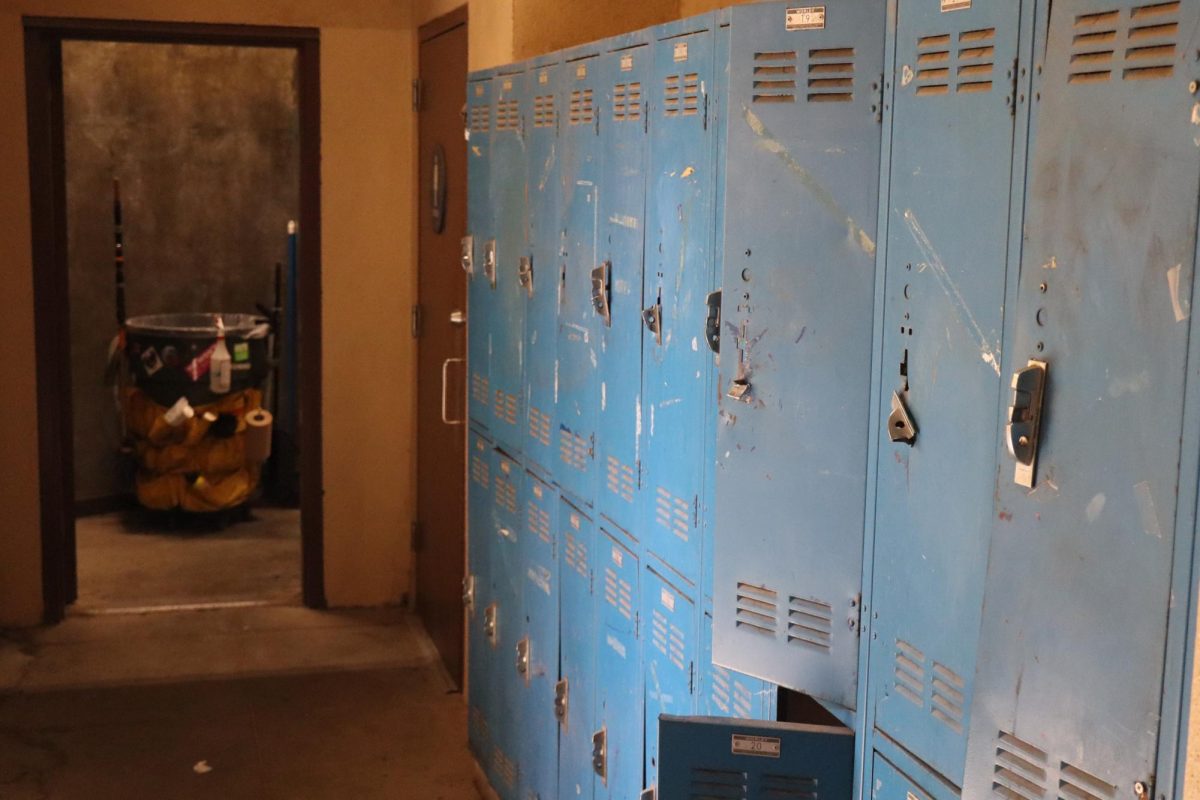 Rusted lockers line the arts complex on Sept. 19, a part of campus
that is planned to be renovated if Measure q goes through.