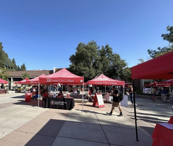 Fresno City College Campus Mall filled with tents where nonprofit groups set up to recruit volunteers on the morning of Jan. 28.