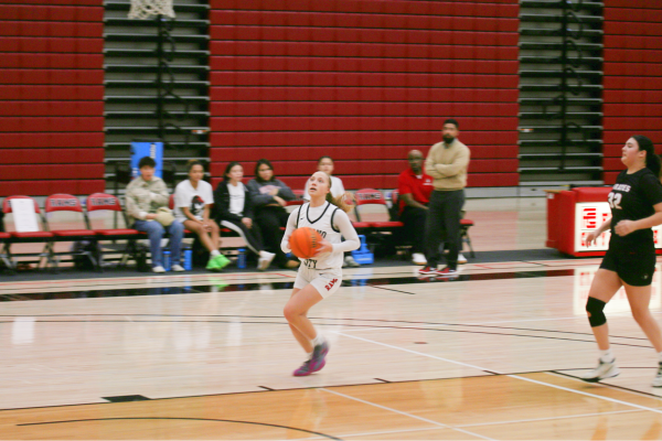 Destiny Edwards, performing a layup in the FCC gym on Jan. 29.
